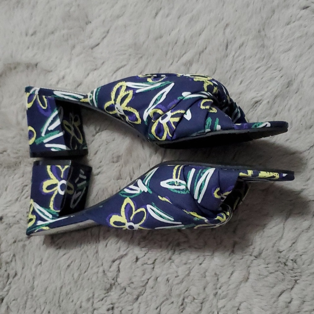 Adrianna Papell floral block heels - Picture 6 of 11